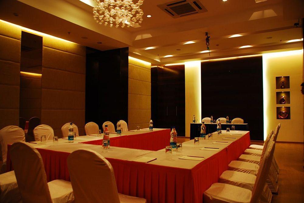 อ็อคเทฟ โฮเต็ล แอนด์ สปา - ซาร์จาปุระ Hotel บังกาลอร์ ภายนอก รูปภาพ