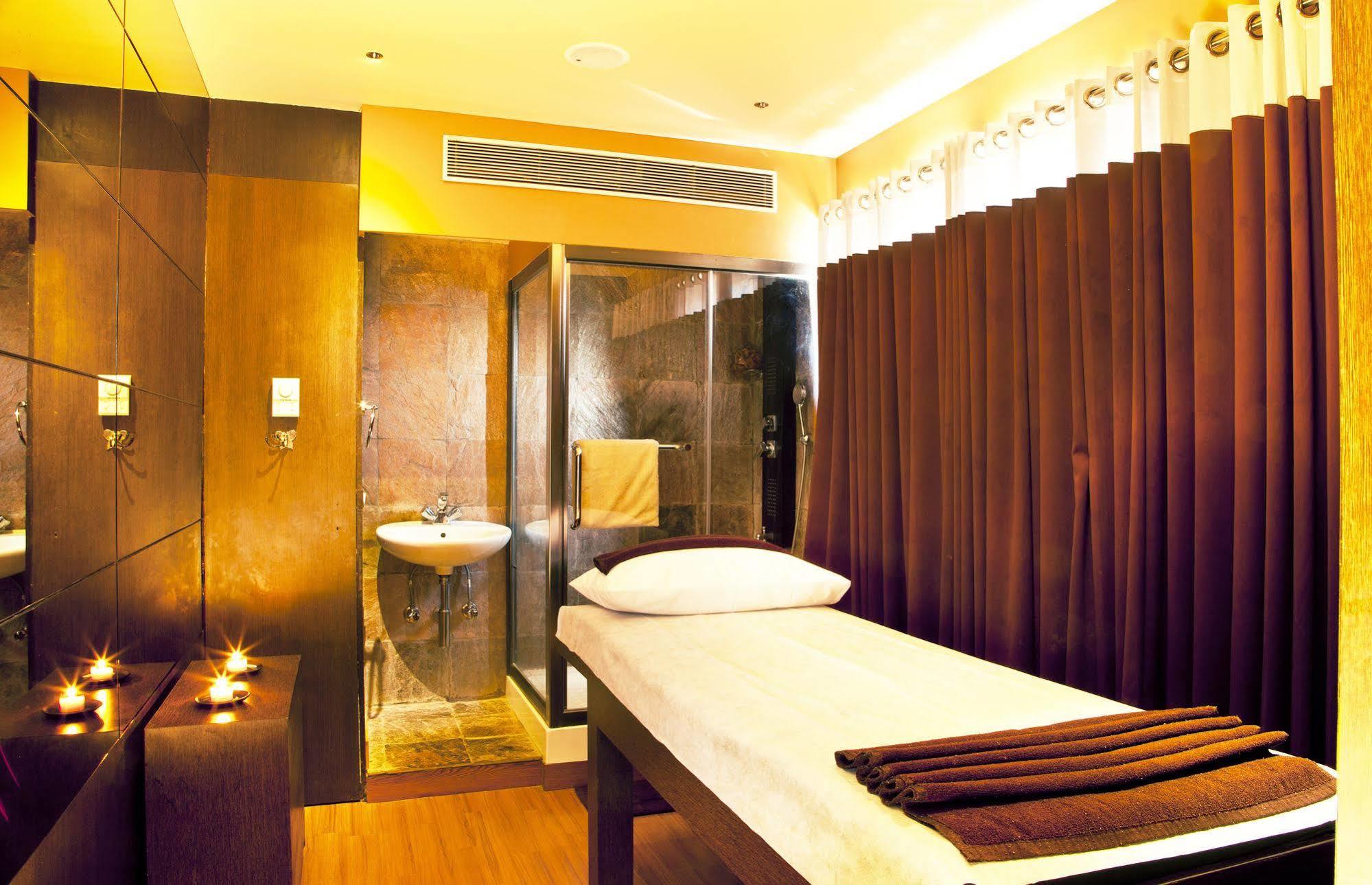 อ็อคเทฟ โฮเต็ล แอนด์ สปา - ซาร์จาปุระ Hotel บังกาลอร์ ภายนอก รูปภาพ